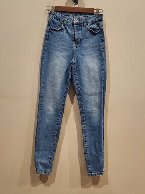 No Boundaries Size 5 High Rise Light Wash Skinny Jeans